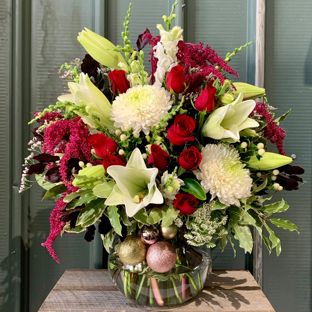 Fresh flower Christmas bunches and plants from Flowers for Jane, your Langwarrin Florist!