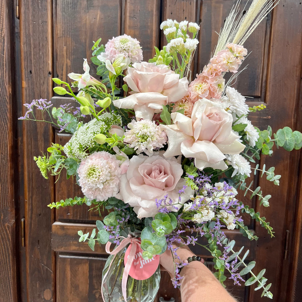 Designing vintage florals with Melbourne Florist Cassy from Flowers for Jane