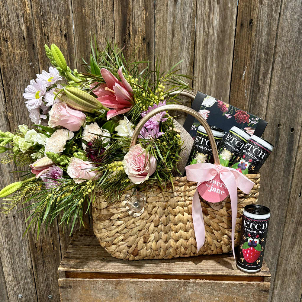 Hamper of Chocolates & Sparkling Bubbles