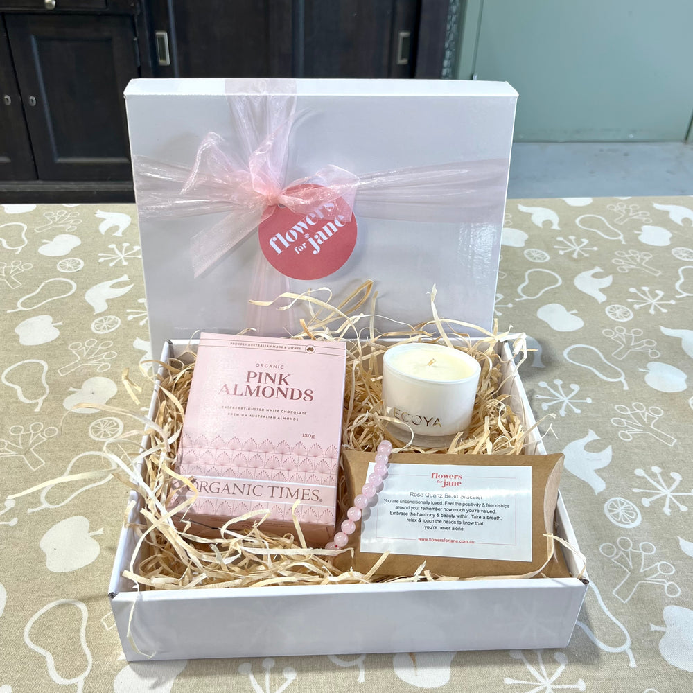 
                  
                    Crystal Love Gift Hamper
                  
                